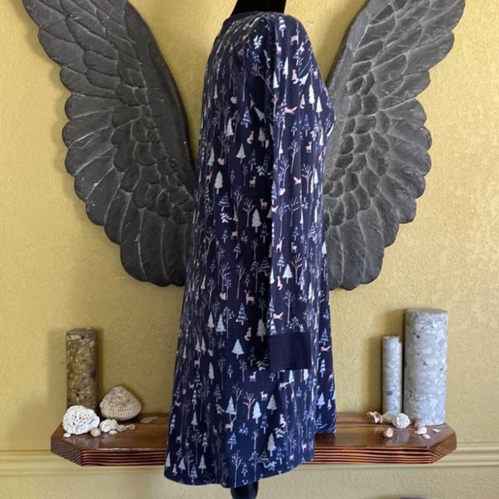 Denver Hayes Oversized Winter Pictured Sleepwear Gown - Picture 6 of 8